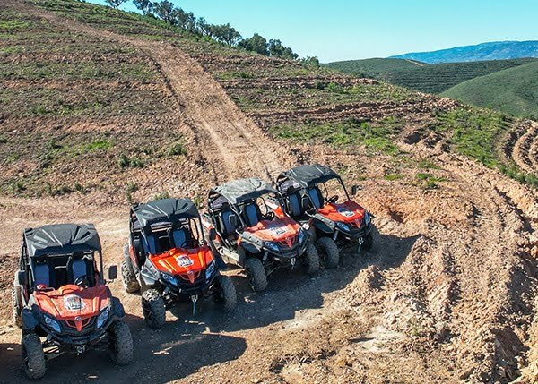 A 90-minute off-road driving tour focused on magnificent trails