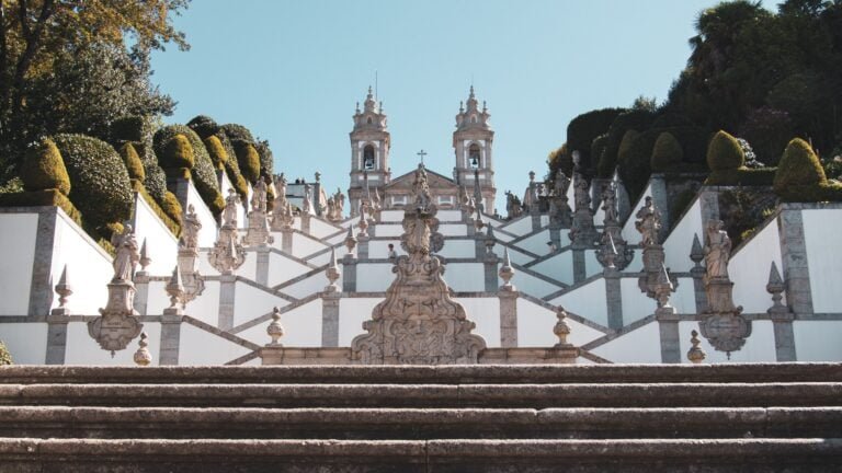 The tour will start with a visit to Portugal´s birthplace as a nation - Guimarãeses. The city has preserved a medieval atmosphere and is considered World Heritage Site. We will visit the imposing 10th century castle