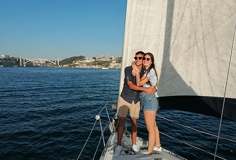Come experience the unique sensation of sailing on a cruise sailboat. In this sailing baptism