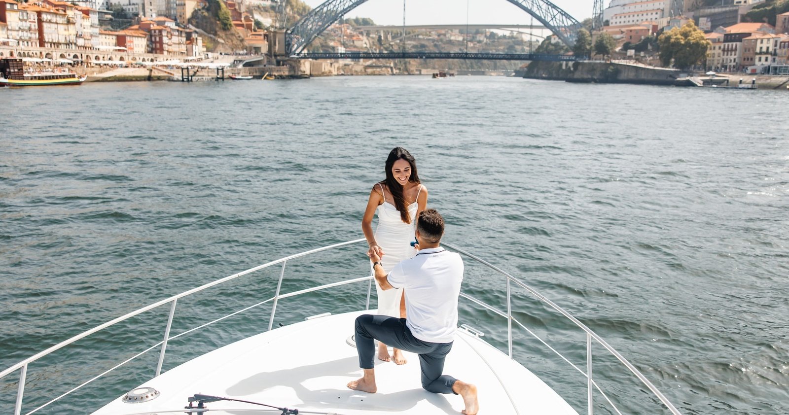 Lovers on Board - Skyfall 2H