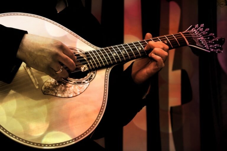 Espetáculo de Fado com Jantar no Porto em pequenos grupos