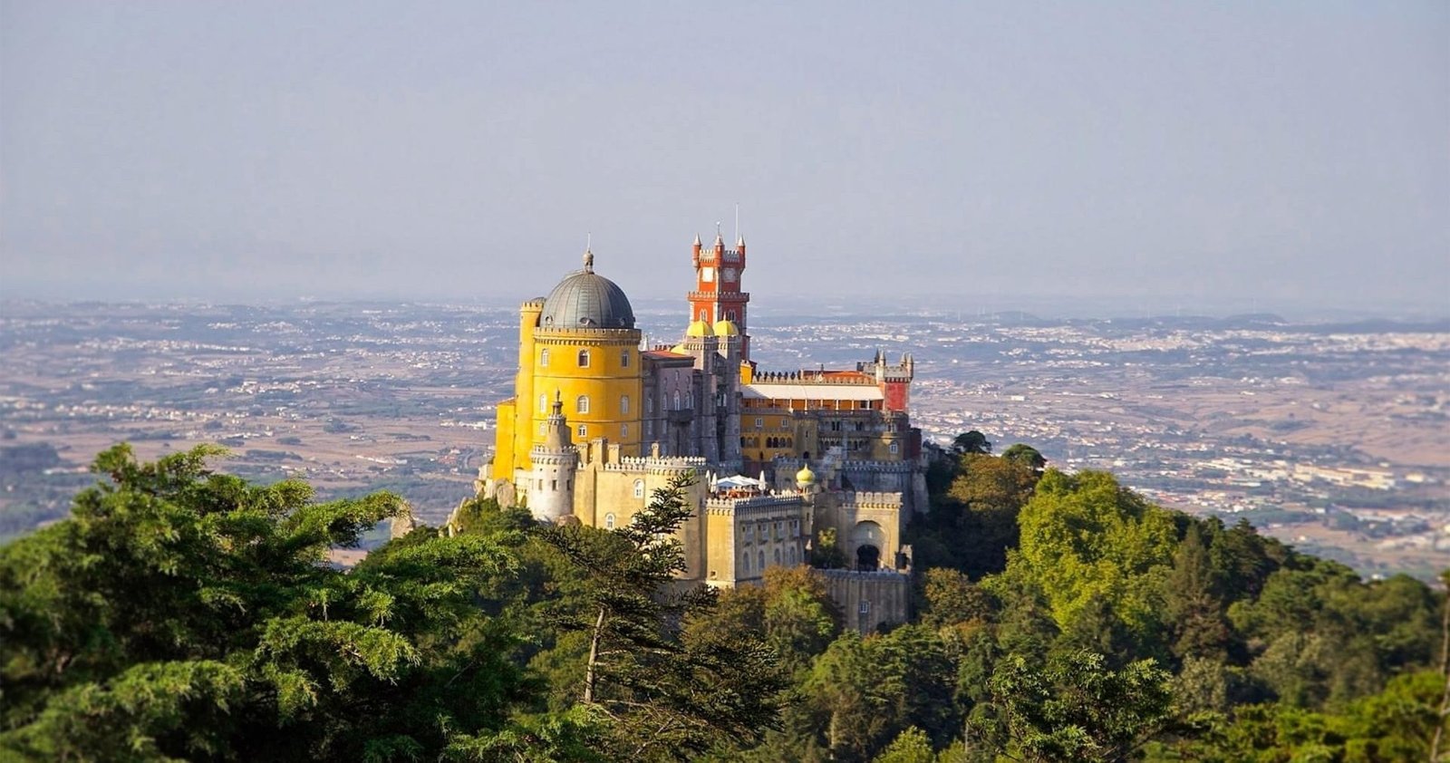Escape Lisbon and embark on a guided 1-day tour of some of Portugal's most famous sights