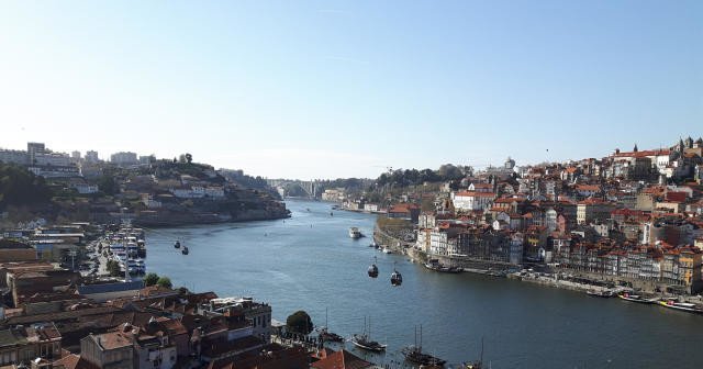 This tour is the ideal for those who would like to know the most glamorous places of Porto