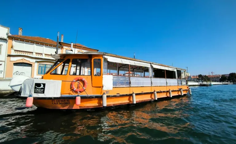 Big Group Boat Expedition