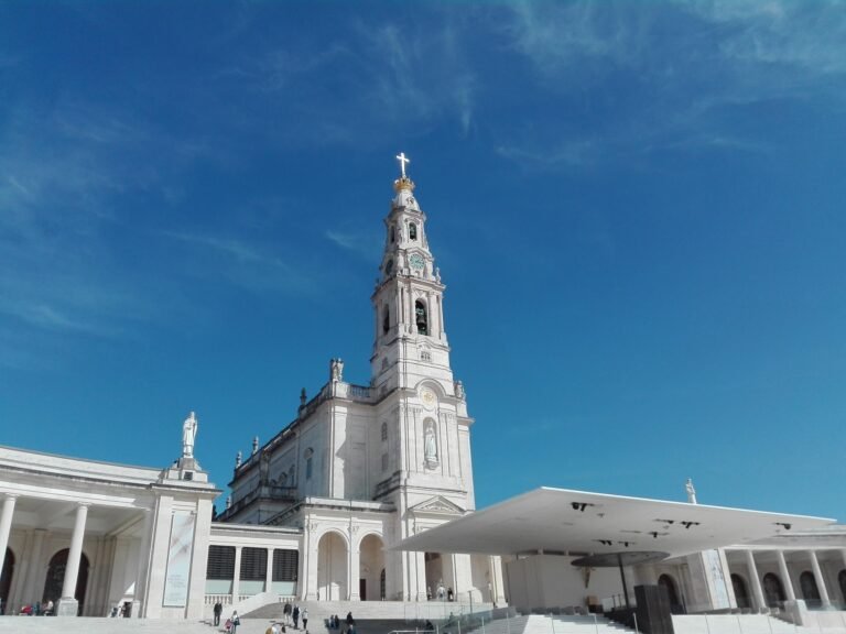 From Lisboa to Coimbra with stop Fátima Sanctuary
