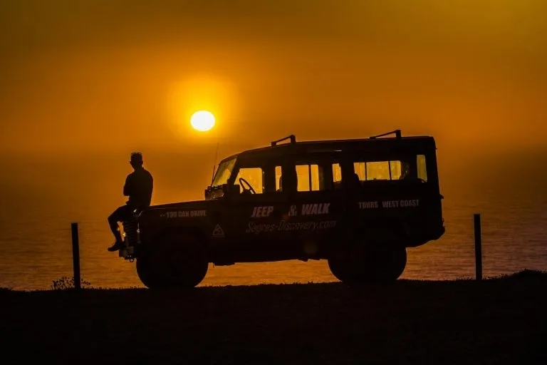 Sunset Todo-O-Terreno na Costa Oeste