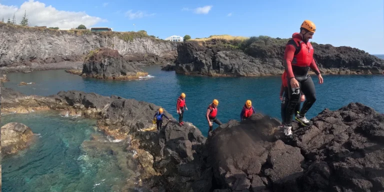 COASTEERING Caloura