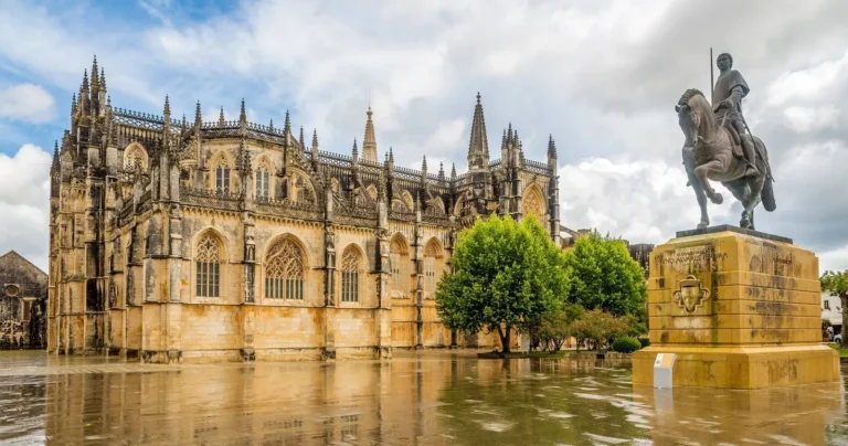 Tour Fátima, Óbidos, Batalha & Nazaré - Full Day Private Tour