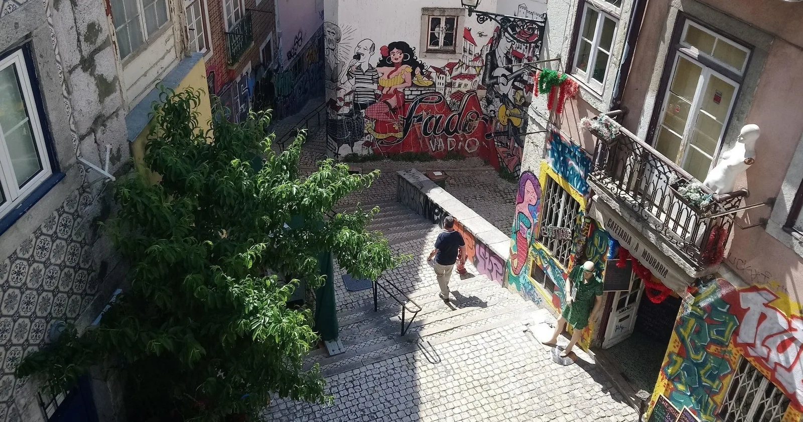Lisbon's Kickstart Tour With A Local