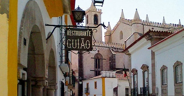 Private Tour to Evora and Monsaraz
