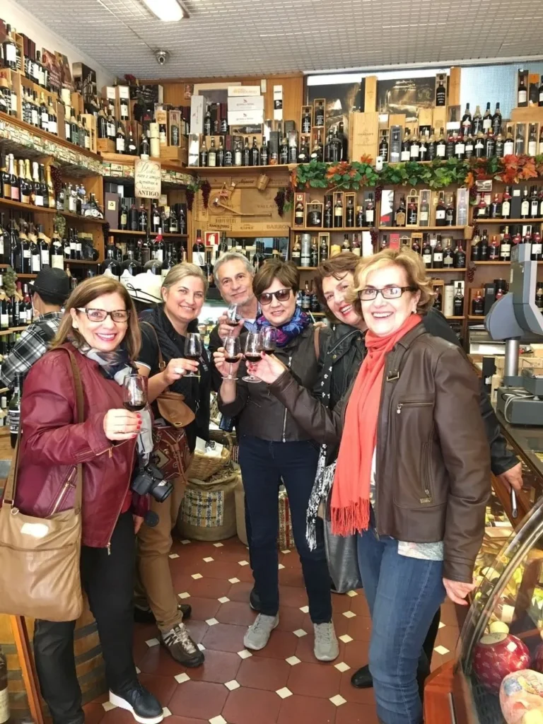 Private Food/Wine Tour Porto with a local