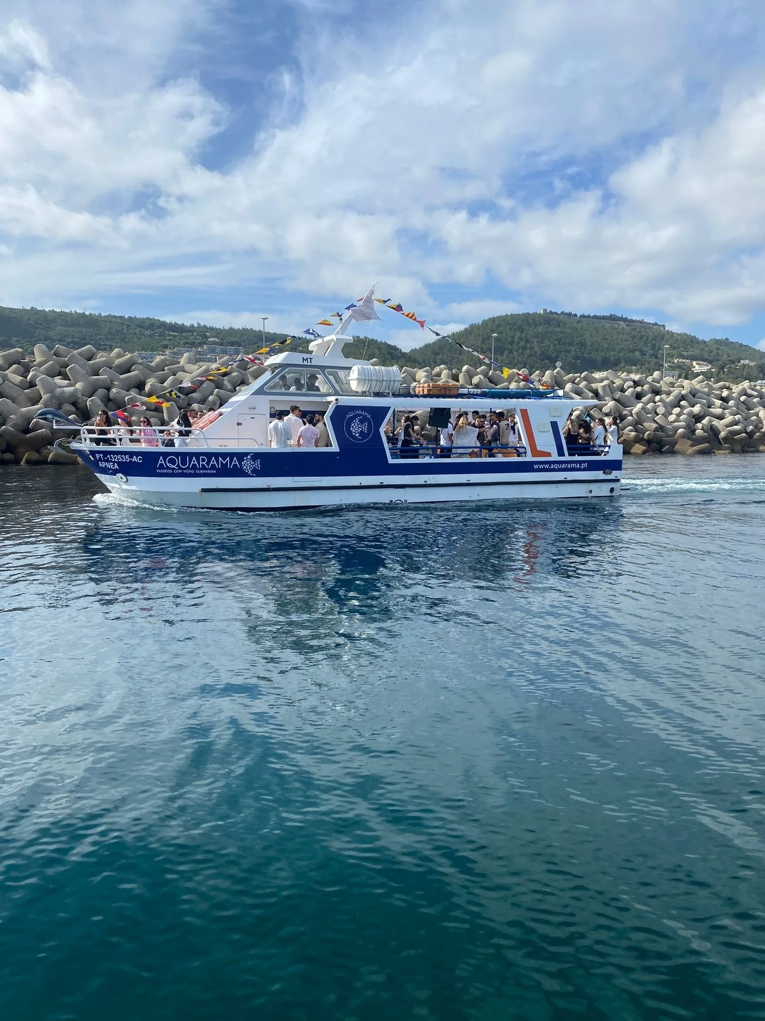 Passeio de Barco com Visão Submarina